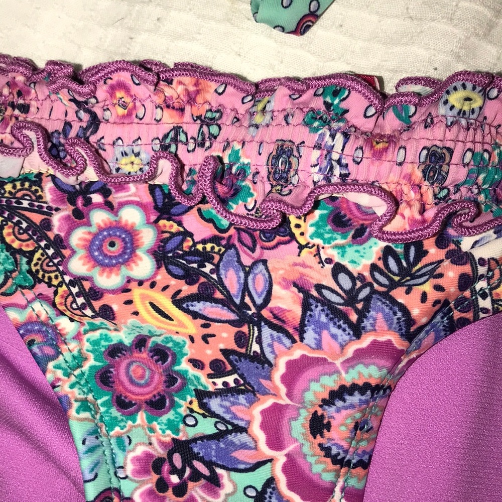 Bikini Set - Picture 2 of 3